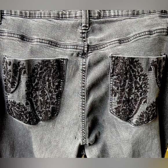 Well Worn Gloria Vanderbilt Sz-16/18 Petite Stylish Black Jeans w/Great Stretch🖤 - Picture 11 of 16